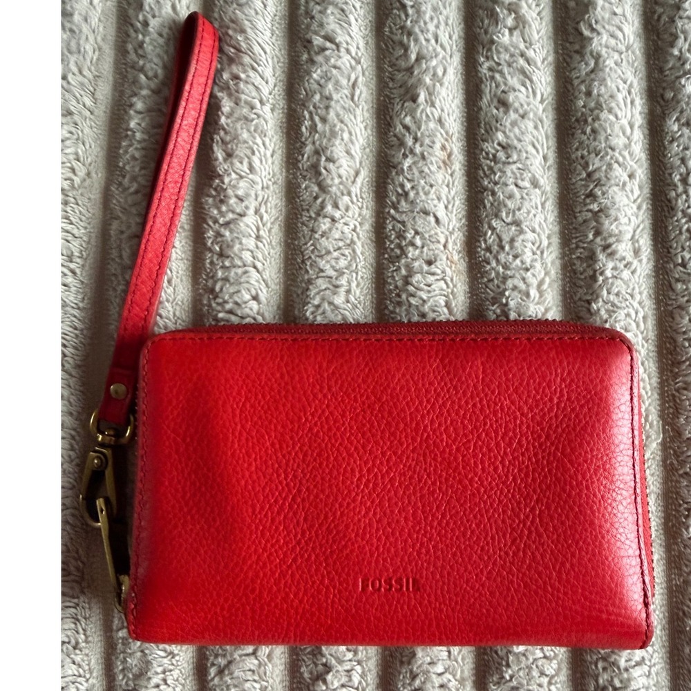 Fossil Logan Zip Around Clutch Wristlet Red Pebbled Leather Wallet SL7828